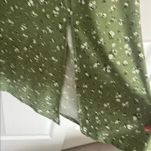 Ardene | Dresses | Ardene Green Vneck Short Sleeve Midi Dress | Poshmark
